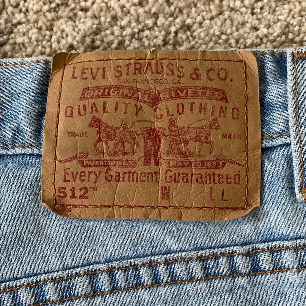 Levi’s Jean shorts - Picture 3 of 4